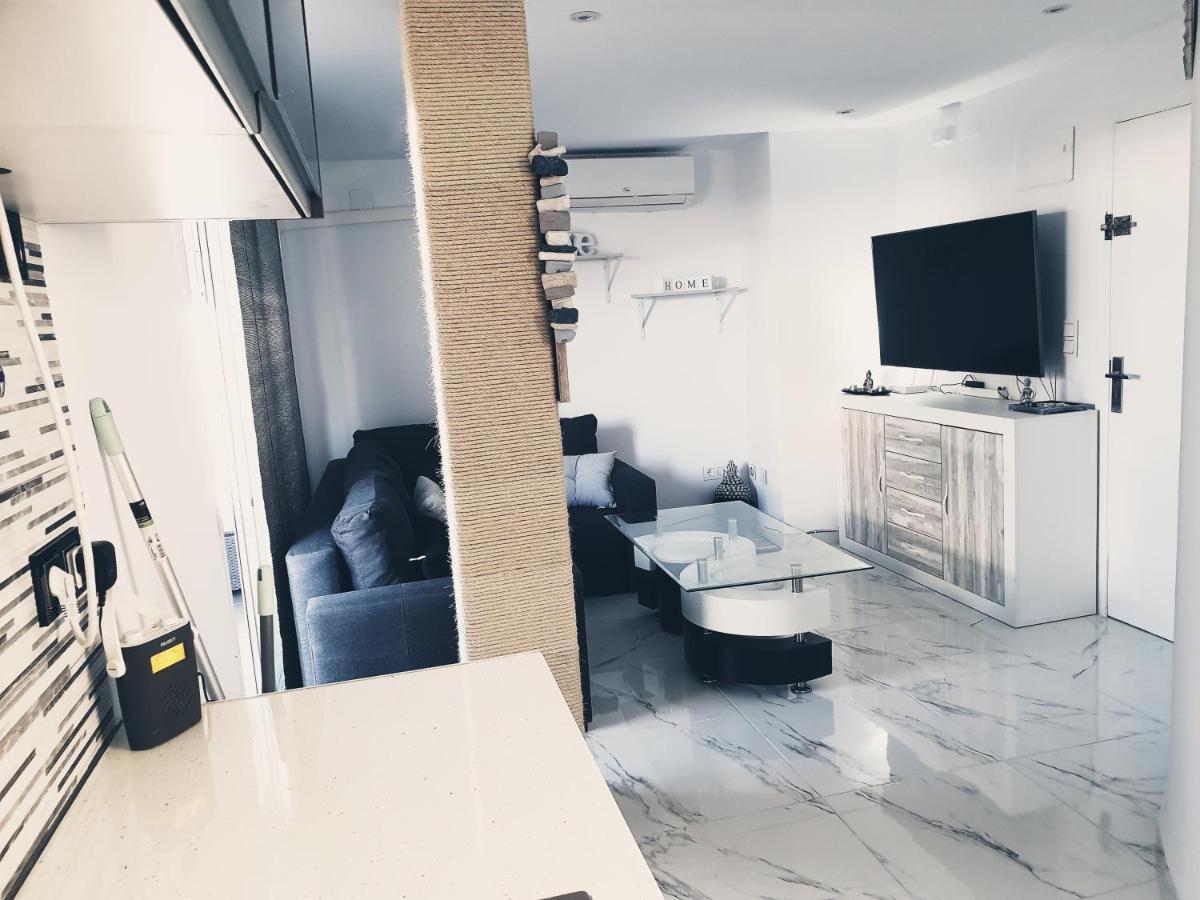 Beachside Apartment In Τορεβιέχα Εξωτερικό φωτογραφία
