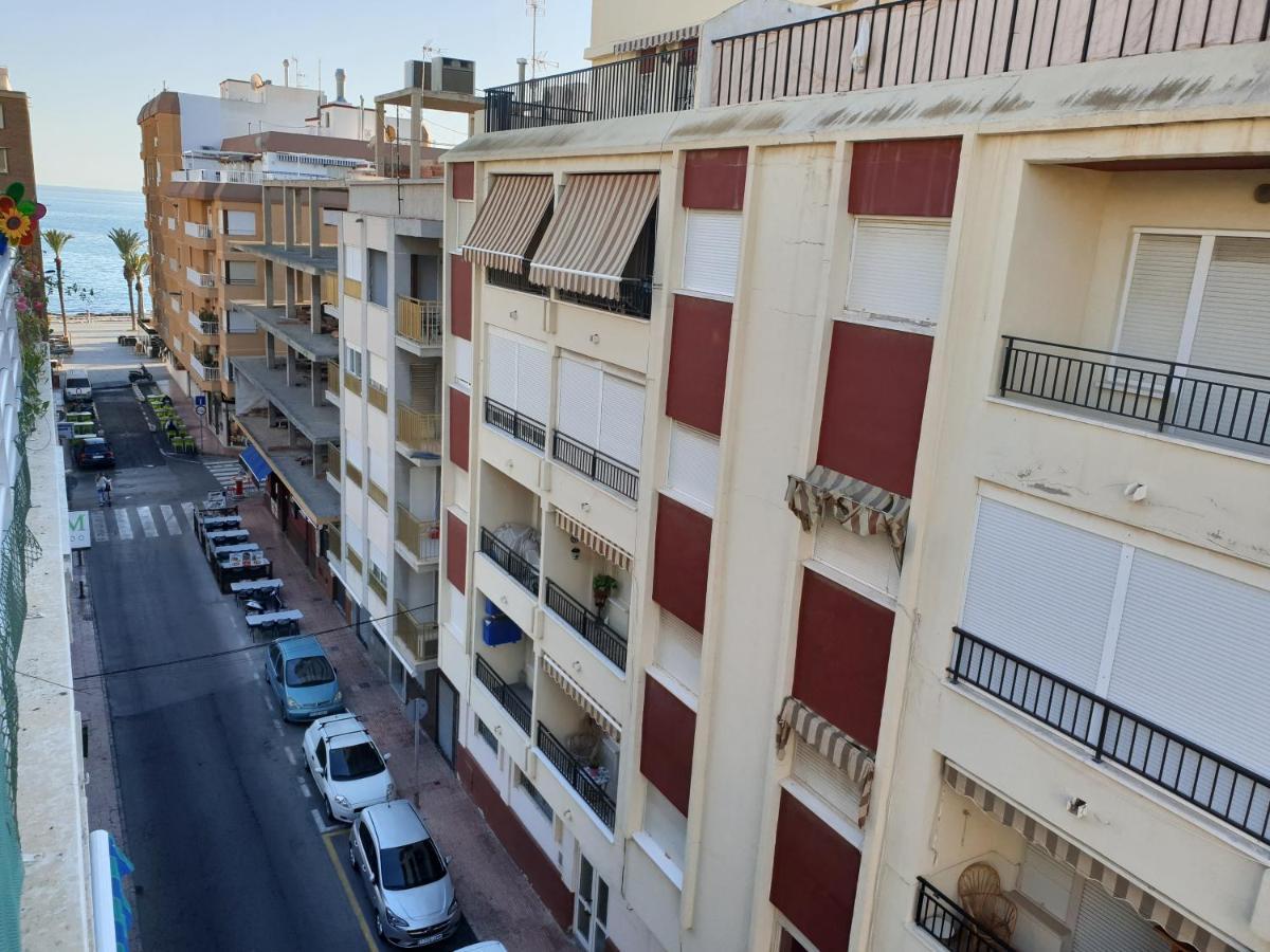 Beachside Apartment In Τορεβιέχα Εξωτερικό φωτογραφία