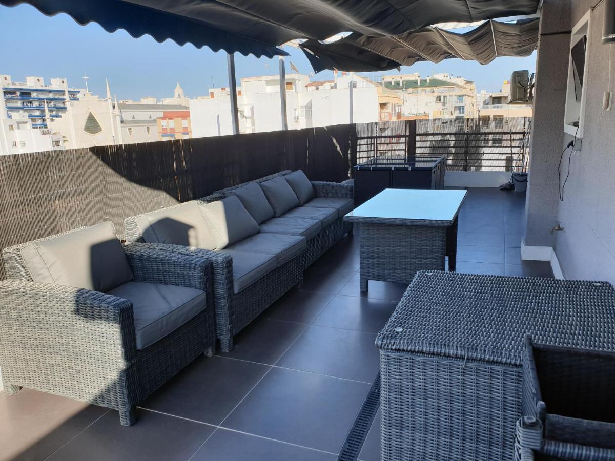 Beachside Apartment In Τορεβιέχα Εξωτερικό φωτογραφία