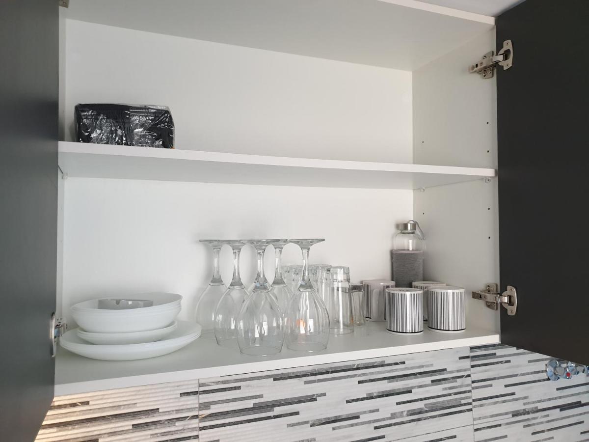 Beachside Apartment In Τορεβιέχα Εξωτερικό φωτογραφία